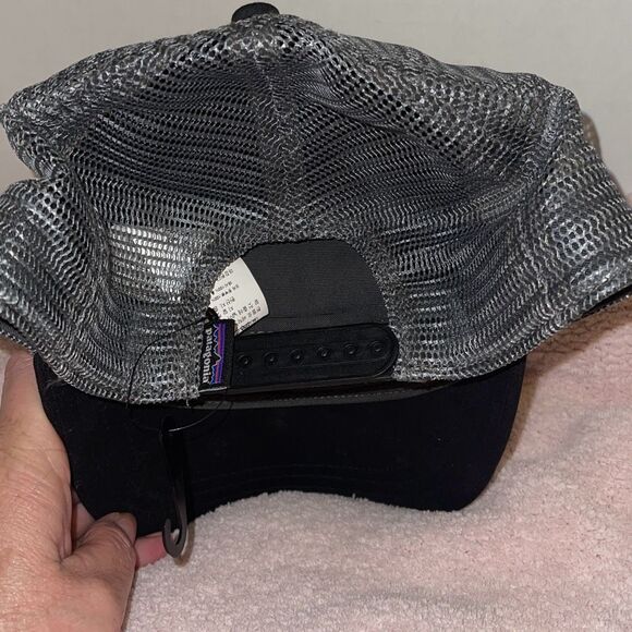 New Patagonia BEAR Trucker Mesh Hat Fits ALL - Picture 8 of 8